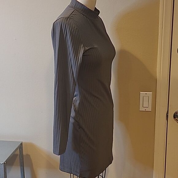 💲1️⃣0️⃣ Bundled ✔️Ribbed Bodycon Mini Button Accent Dress Dark Grey  sz S, M - Picture 13 of 14